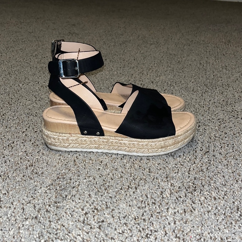 CUSHIONAIRE Women's Espadrille Flatform Open Toe Sandal